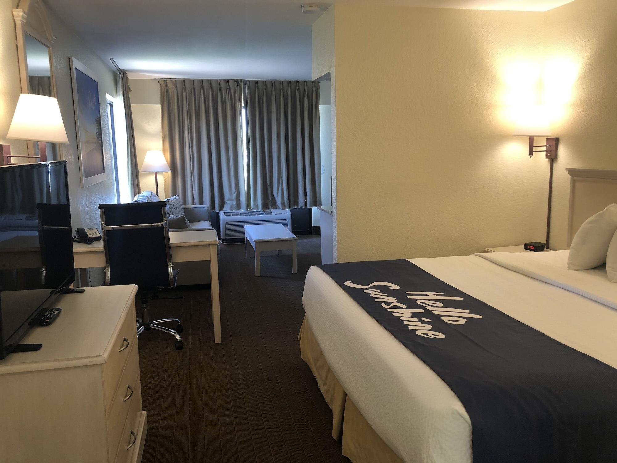Days Inn & Suites By Wyndham Navarre - Near Beaches Hurlburt Экстерьер фото