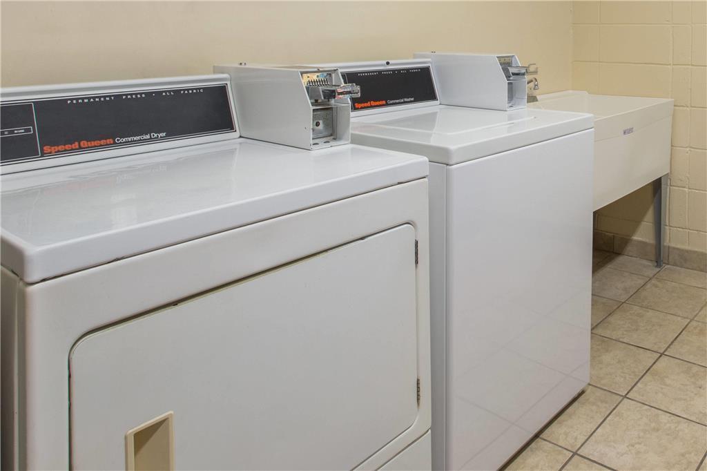 Days Inn & Suites By Wyndham Navarre - Near Beaches Hurlburt Удобства фото